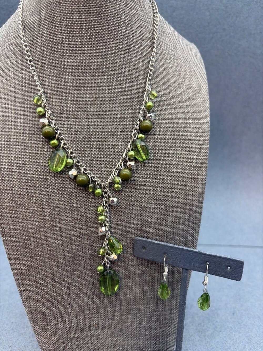 Beaded Y-Drop Necklace Earrings Set 15 In Silver Chain Olive Green Teardrop Glam